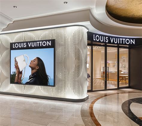 louis vuitton takashimaya|louis vuitton shopping centre.